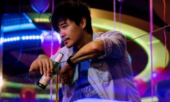 午夜视频免费在线
